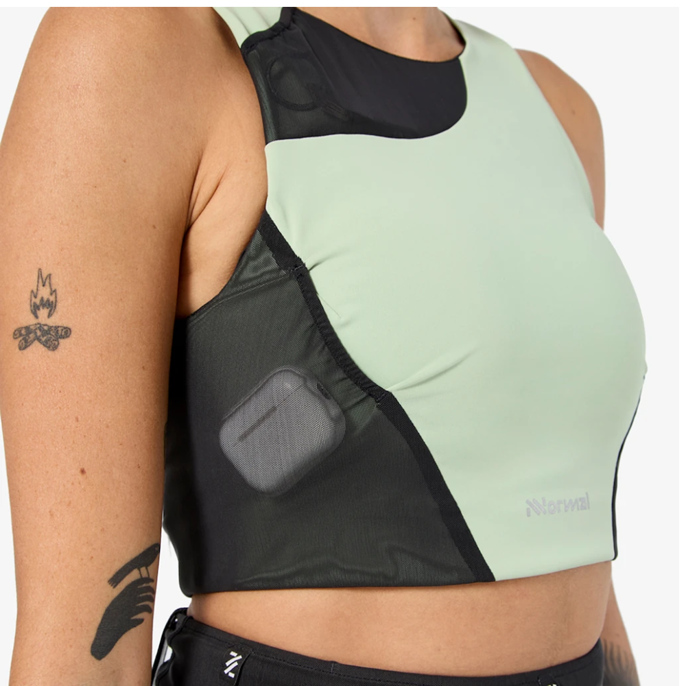 NNormal Trail Crop Top 02