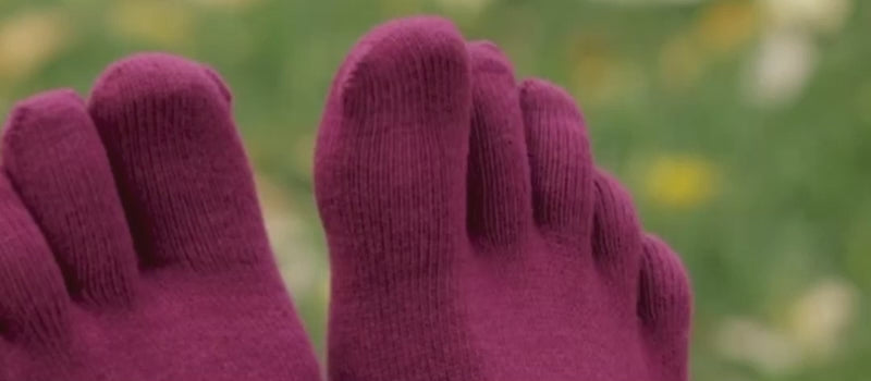 Load video: Injinji Socks